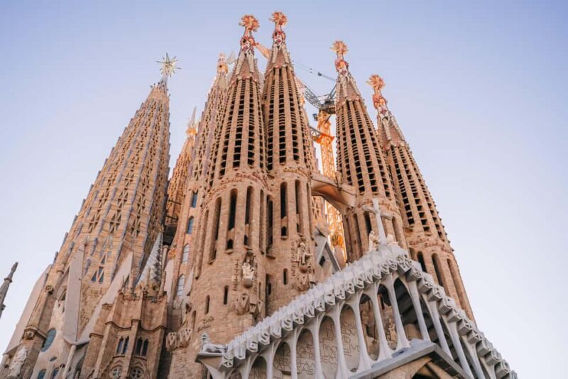 Barcelona: Montserrat Monastery & Sagrada Familia Tour - Exploring the Sagrada Família: Gaudí’s Masterpiece