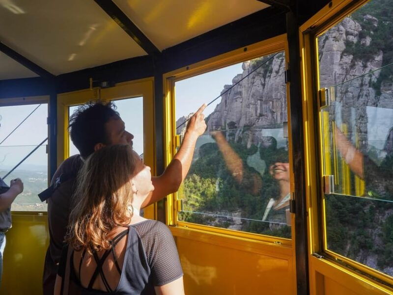 barcelona-montserrat-tour-with-cog-wheel-black-madonna