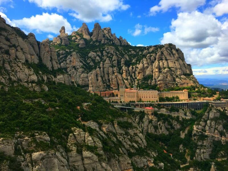 barcelona-montserrat-tour-with-guide-round-trip-bus