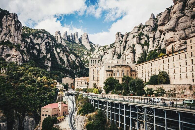 barcelona-montserrat-tour-with-guide-round-trip-bus