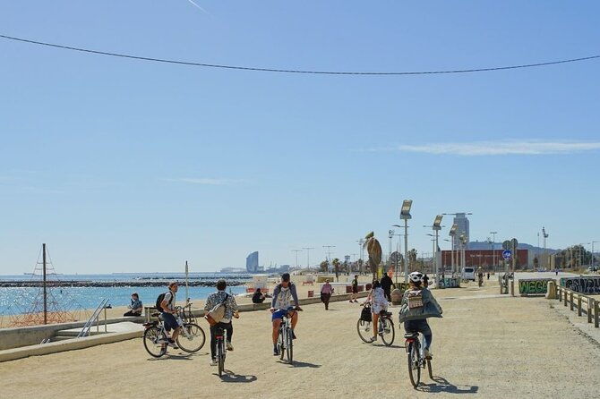 barcelona-off-the-beaten-track-4h-bike-tour