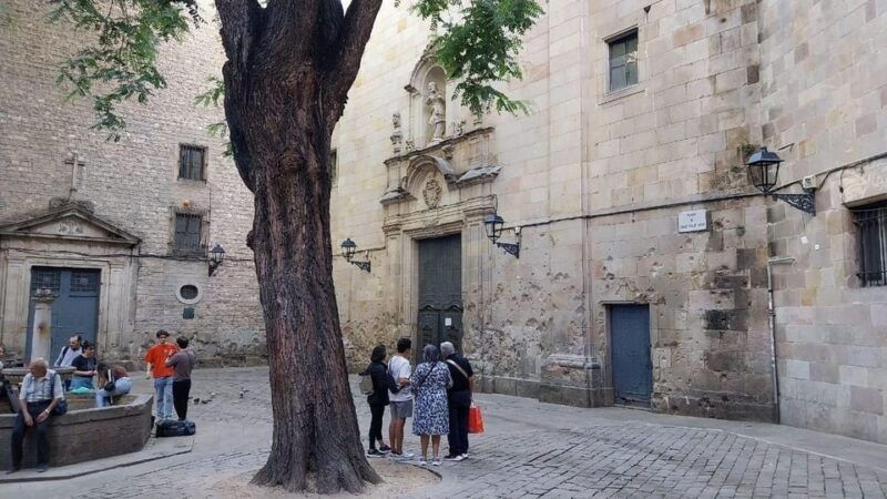 barcelona-old-city-guided-walking-tour-with-a-local