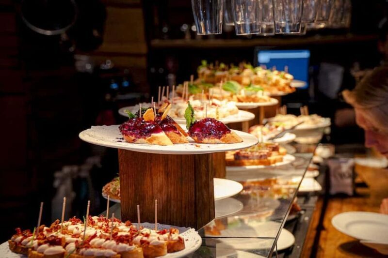 Barcelona: Old City Hidden Gems, Tapas, & Drinks Guided Tour - Key Points