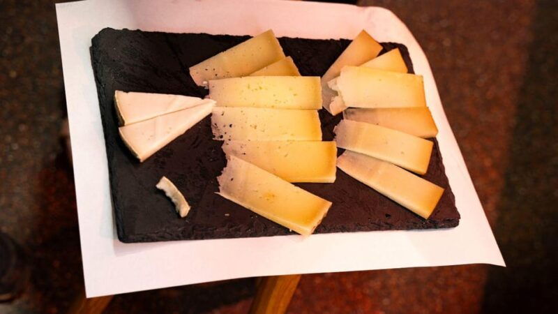 barcelona-old-markets-with-tasting-tapas-e-bike-tour