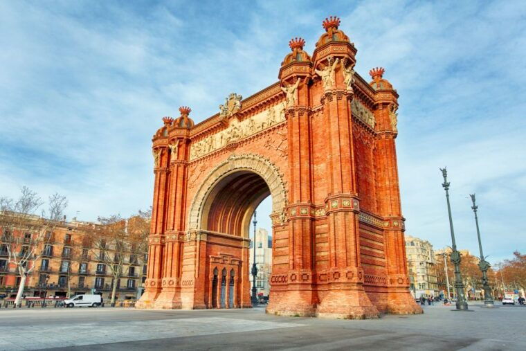 barcelona-old-town-and-top-attractions-private-car-tour