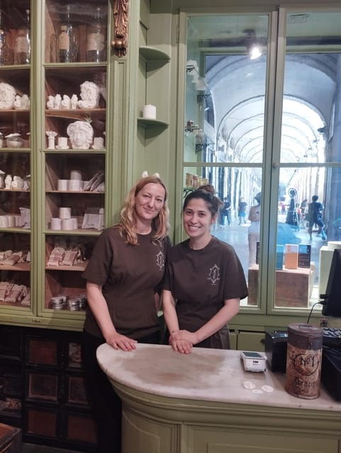 barcelona-old-town-historic-shops-guided-tour