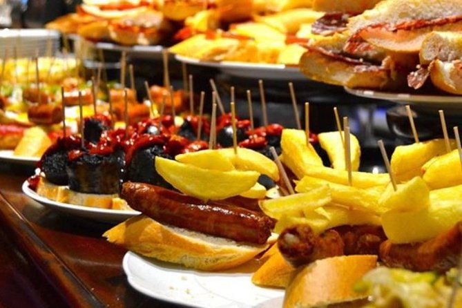 barcelona-old-town-night-small-group-tour-with-tapas-flamenco