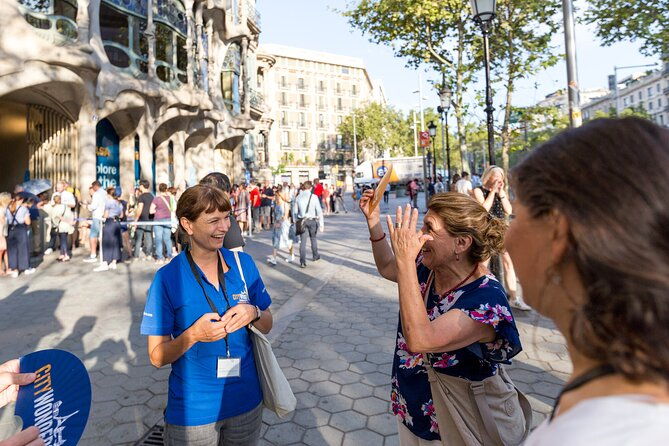 barcelona-old-town-walking-tour-optional-casa-battlo-ticket