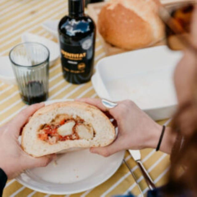 barcelona-olive-oil-tasting-with-tapas-and-cava