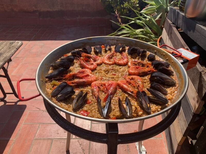 barcelona-paella-seafood-master-cooking-class-with-sangria