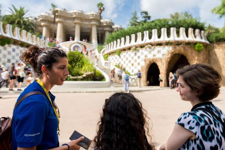 barcelona-park-guell-guided-tour-with-skip-the-line-entry-2