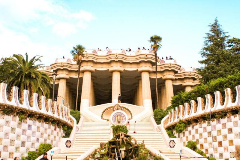 barcelona-park-guell-la-sagrada-familia-tickets-and-tour