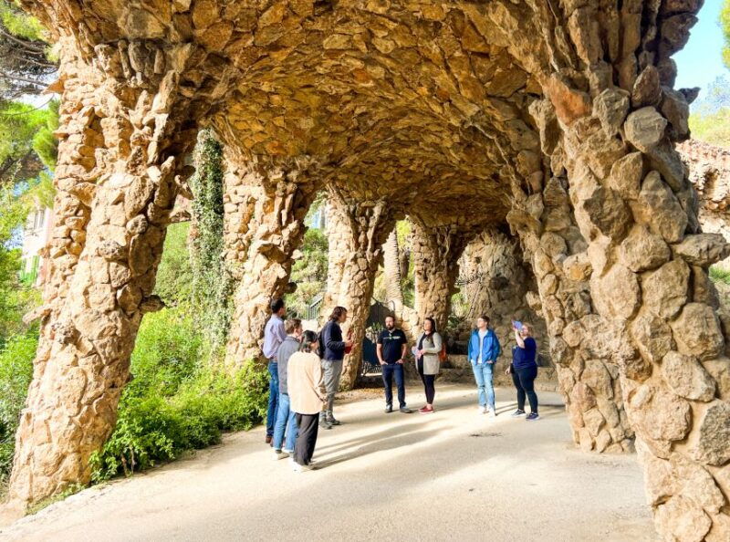barcelona-park-guell-la-sagrada-familia-tickets-and-tour