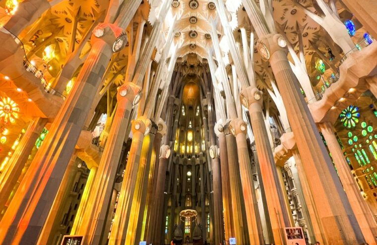 barcelona-park-guell-la-sagrada-familia-tickets-and-tour