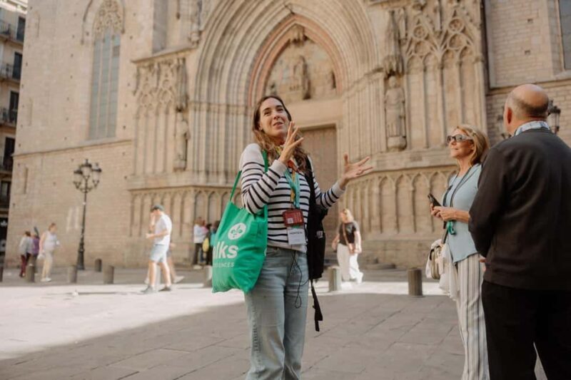 Barcelona: Park Güell, Sagrada Familia, Cable Car & More - FAQ