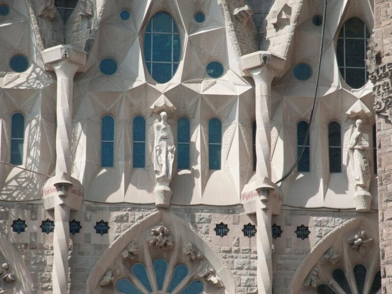 barcelona-park-guell-sagrada-familia-tapas-tour