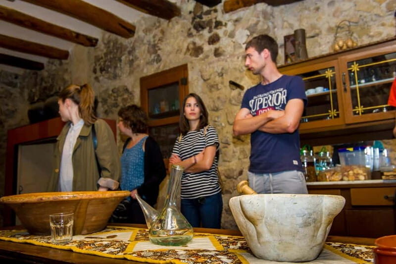 Barcelona: Penedès Wine and Cava Tour with Workshop - Visiting Masía Torreblanca: A Historic Estate