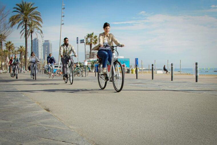 barcelona-photo-highlights-4h-small-group-ebike-tour