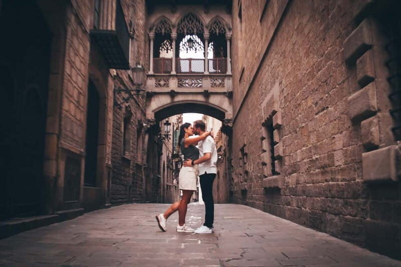 Barcelona: Photo Shoot Tour in El Gothico - FAQ