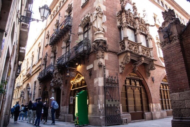 barcelona-picasso-walking-tour-with-museum-entry-ticket
