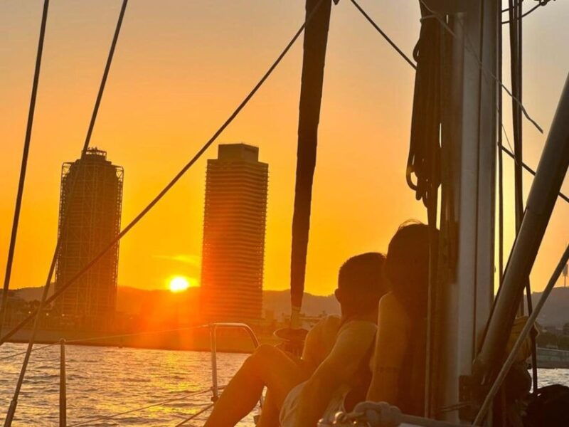 barcelona-premium-shared-sunset-cruise