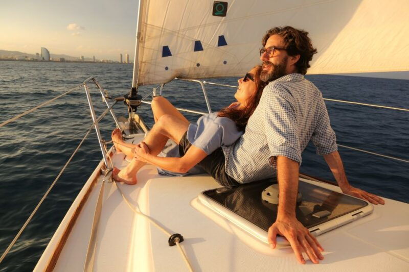 barcelona-private-4-hour-sunset-sailing-experience