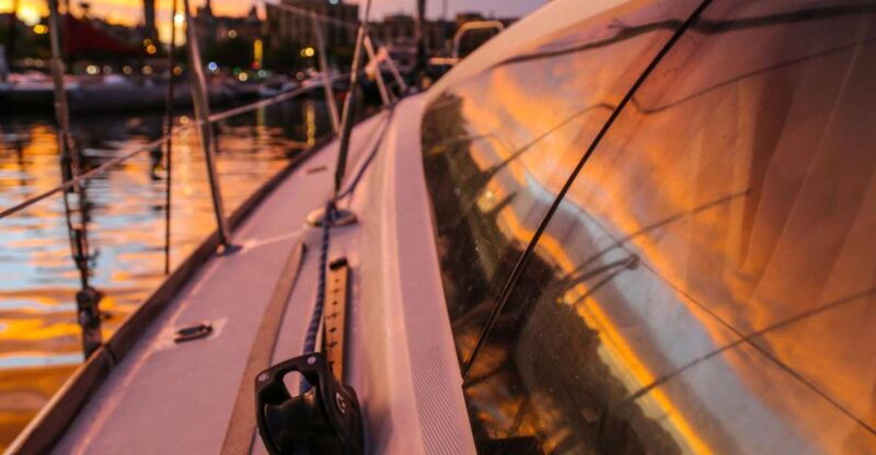 barcelona-private-4-hour-sunset-sailing-experience