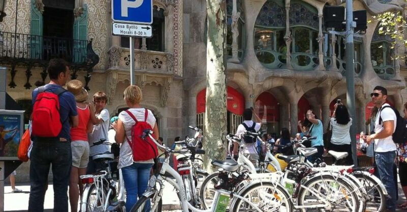 barcelona-private-5-neighborhoods-tour-by-electric-bike