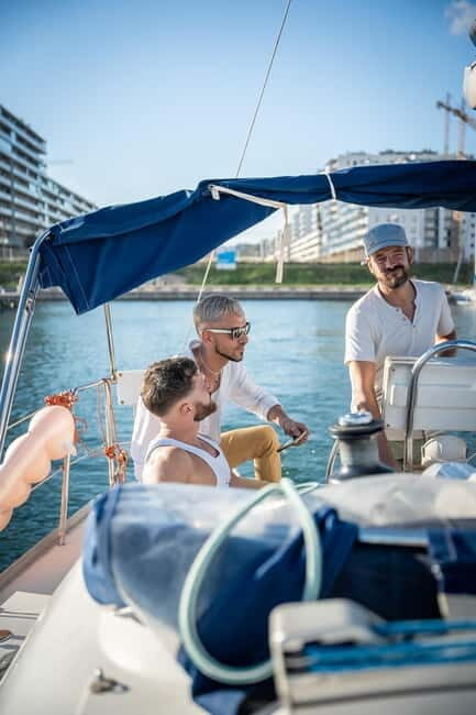 Barcelona: Private Boat Tour for 2, Swim, Snack and Drinks - A Detailed Look at the Experience
