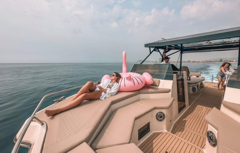 barcelona-private-catamaran-experience-at-sea