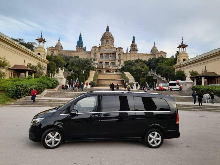 barcelona-private-city-tour-1-16-passengers