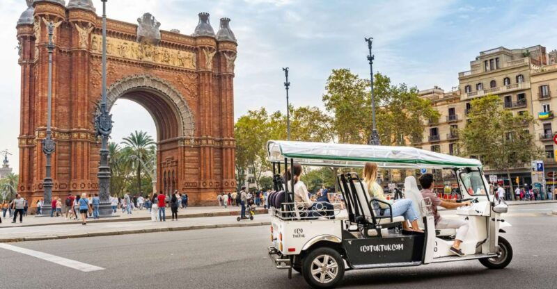 barcelona-private-city-tour-by-eco-tuk-tuk