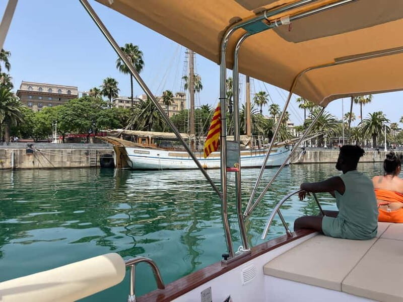 Barcelona: Private Classic Yacht Tour with Drinks - Key Points