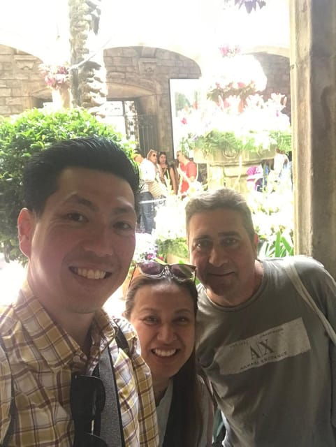 barcelona-private-evening-walking-tour-with-tapas-dinner