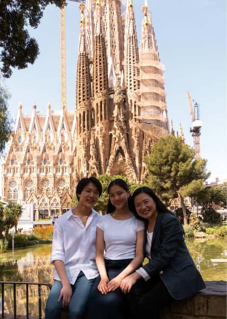 Barcelona - Private Family Photoshoot at Sagrada Familia - Key Points
