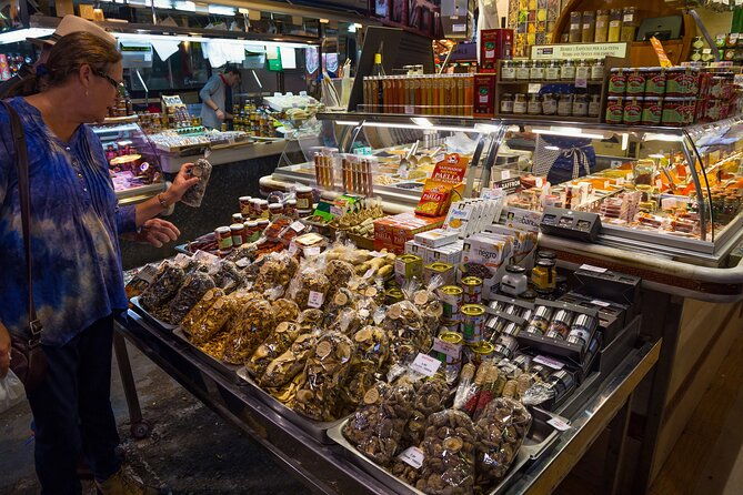 barcelona-private-food-tour-boqueria-old-towns-markets