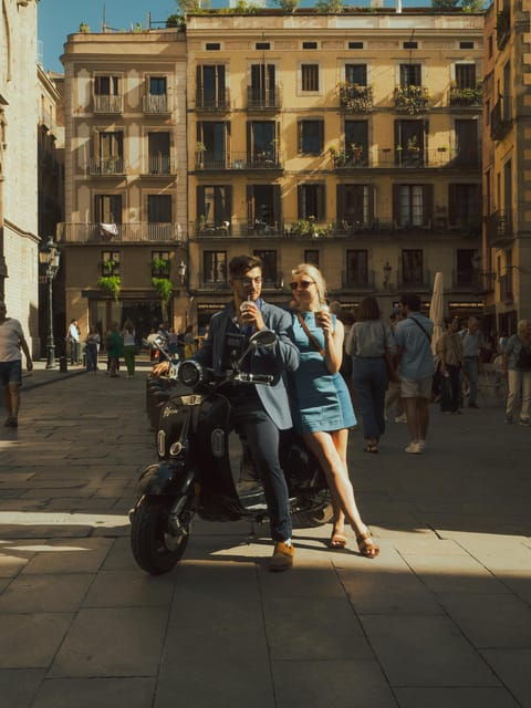 barcelona-private-fun-vespa-city-tour-with-guide