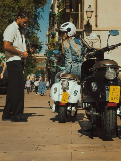 barcelona-private-fun-vespa-city-tour-with-guide