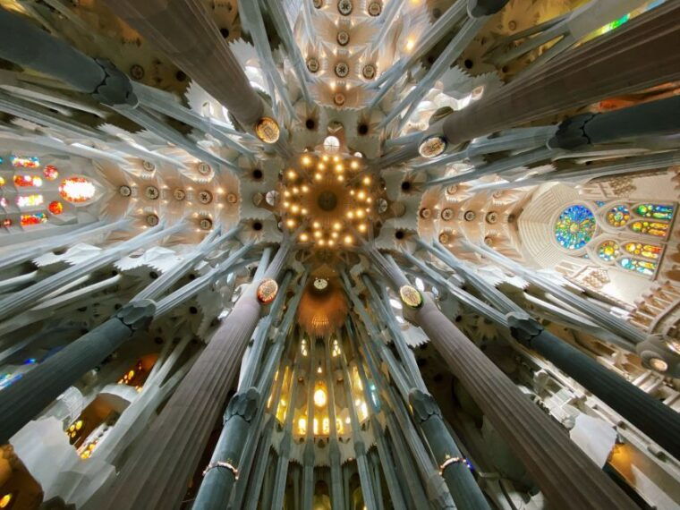 barcelona-private-guided-tour-of-sagrada-familia