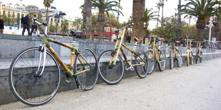 barcelona-private-highlights-tour-by-bamboo-bicycle