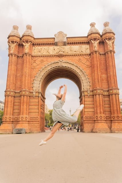 barcelona-private-photoshoot-at-arc-de-triomf