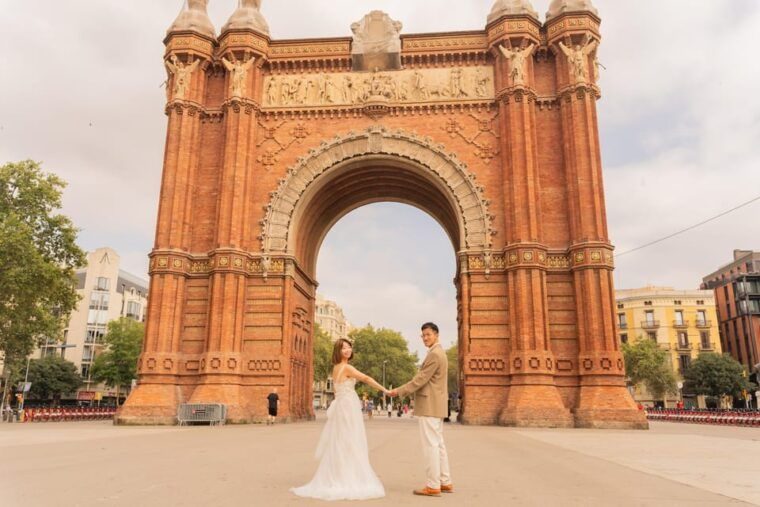 barcelona-private-photoshoot-at-arc-de-triomf