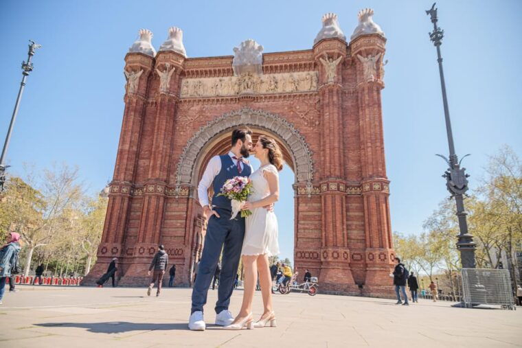 barcelona-private-photoshoot-at-arc-de-triomf