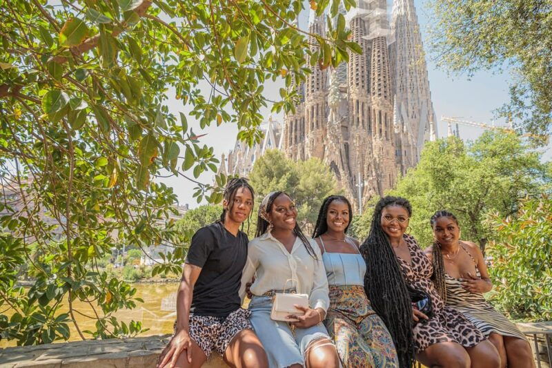 barcelona-private-photoshoot-at-sagrada-familia