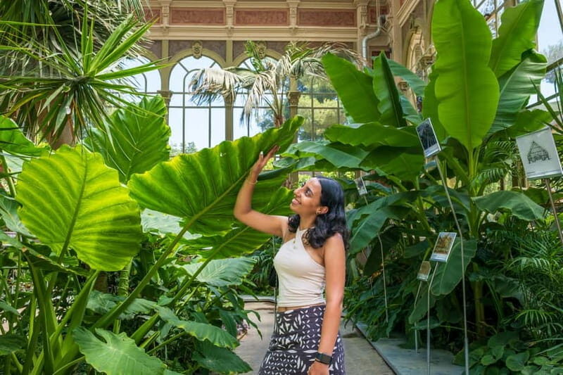 Barcelona: Private Photoshoot in Ciutadella Park with Ami - Introduction