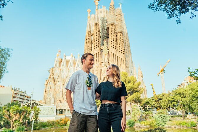 barcelona-private-photoshoot-outside-sagrada-familia