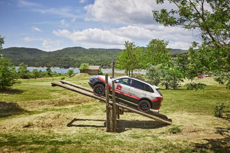 barcelona-private-porsche-cayenne-adventure-transfer