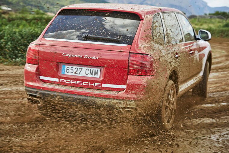 barcelona-private-porsche-cayenne-adventure-transfer