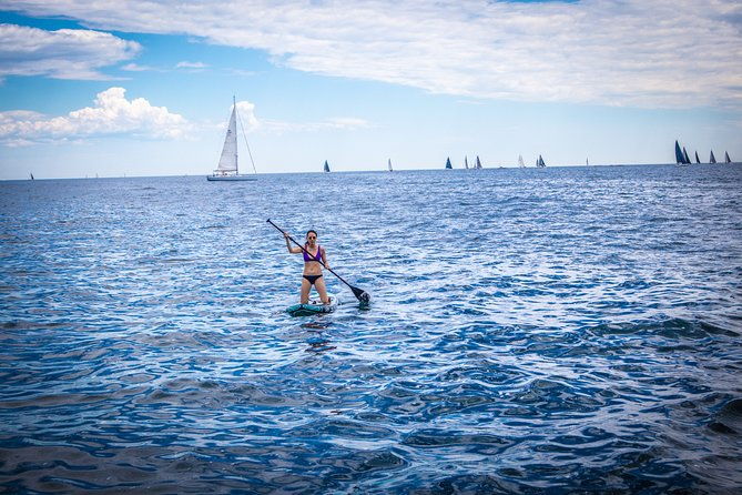 barcelona-private-sailing-tour-with-drinks-for-family-and-friends