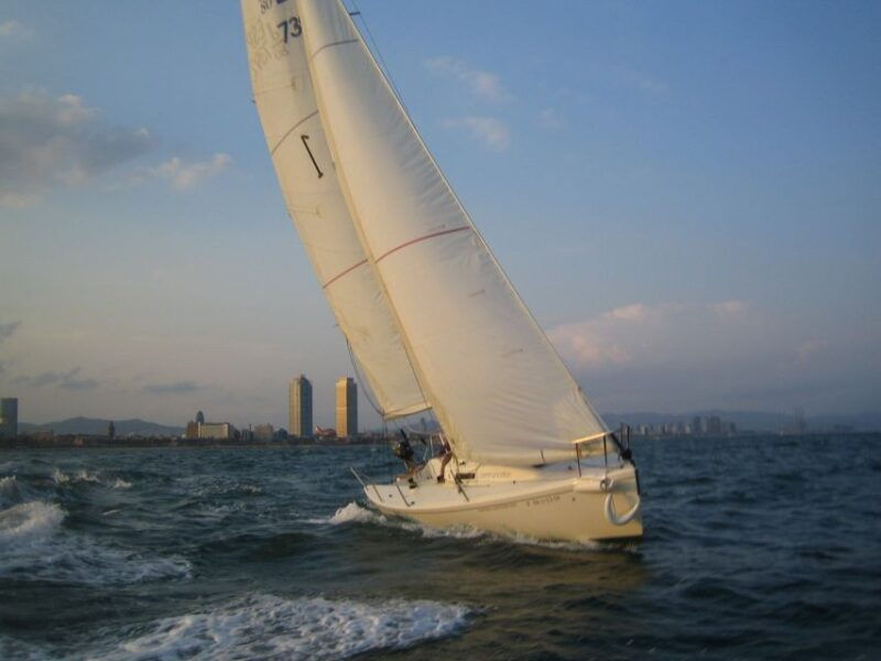 barcelona-private-sailing-trip-with-a-bottle-of-cava